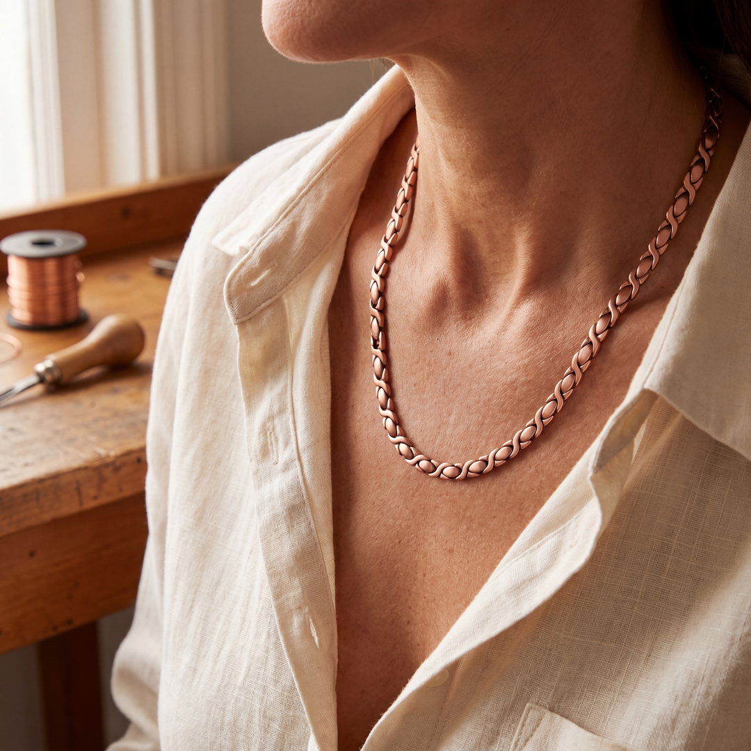 Collier en cuivre de cèdre de Velisse Paris