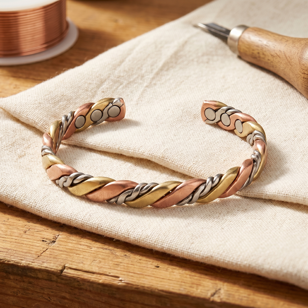 Bracelet en cuivre de Velisse Paris